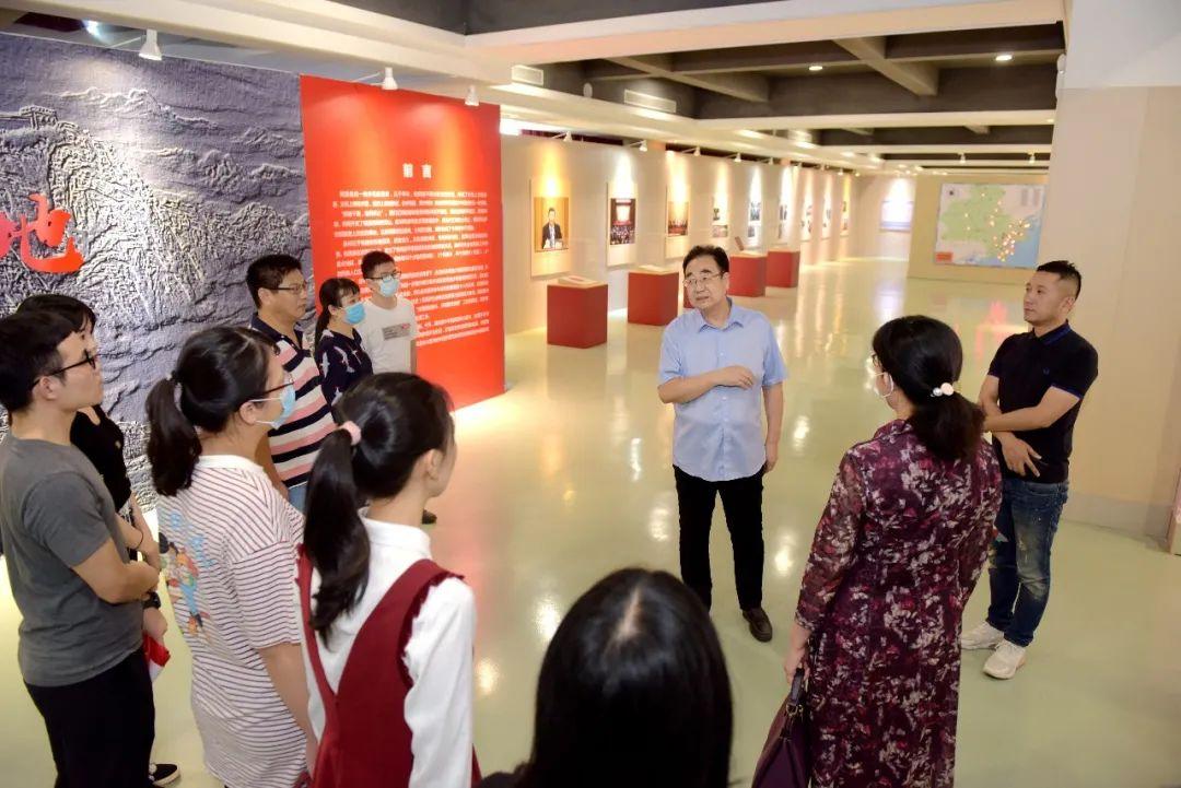 泉州中院组织两级法院部分干警前往泉州丝路文化艺术展览馆参观